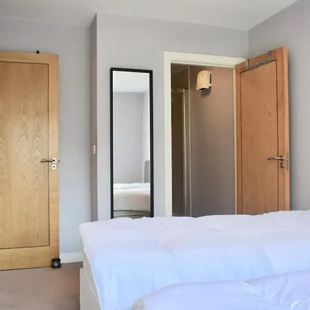 Top Floor With Stunning Views 8 Apartment