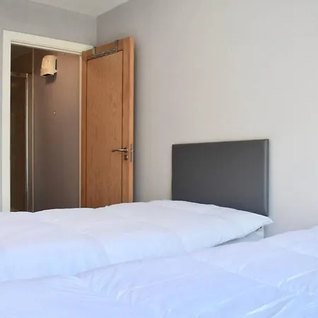 Top Floor With Stunning Views 8 Apartment *